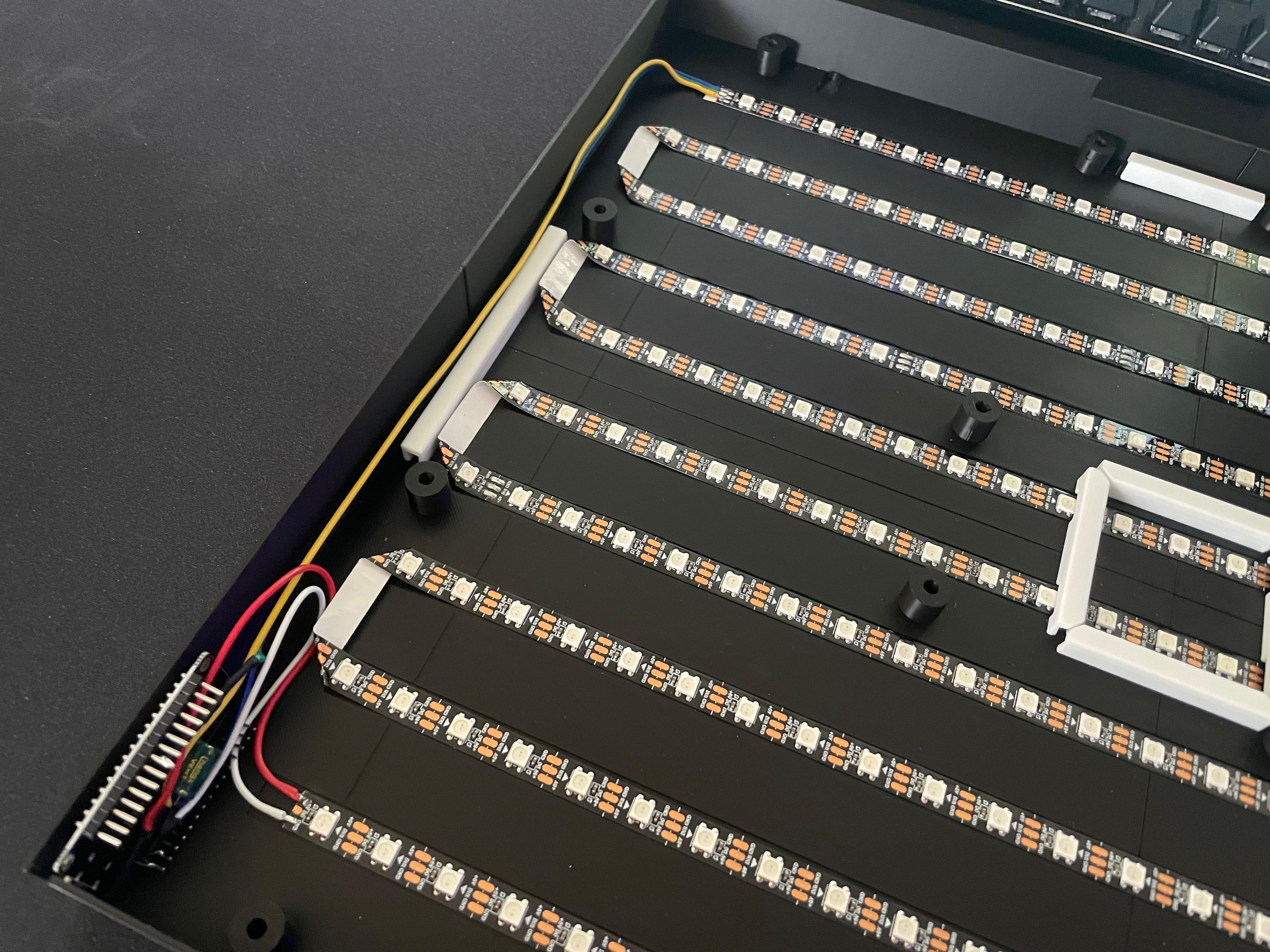 Verbindung mit der Qlock in nRF Connect